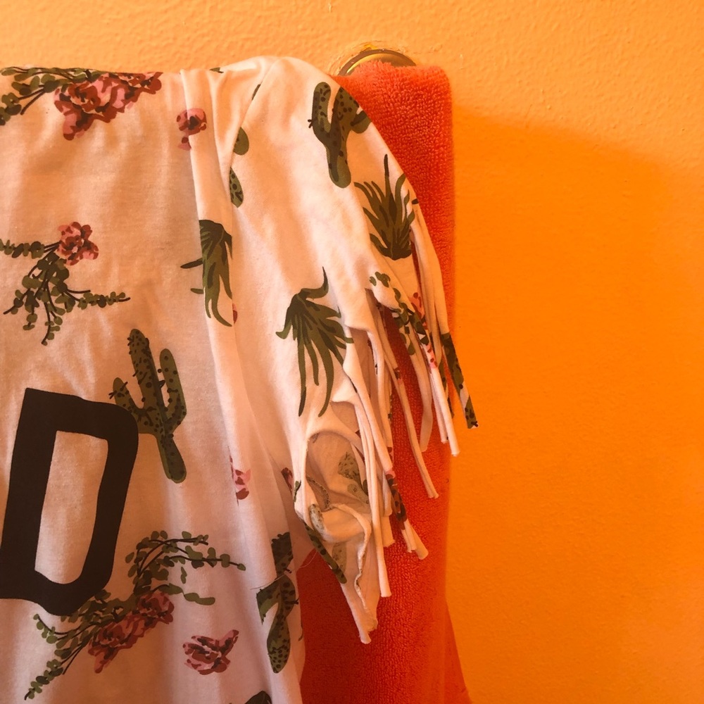 Shirt - Picture 2 of 4